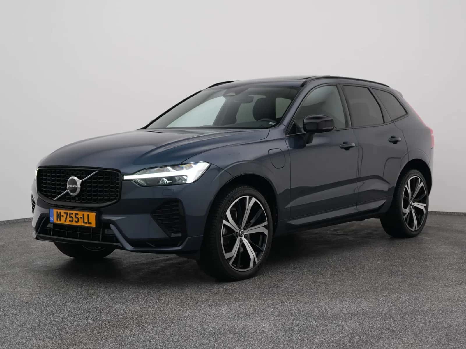Volvo XC60 (2021) — foto 1