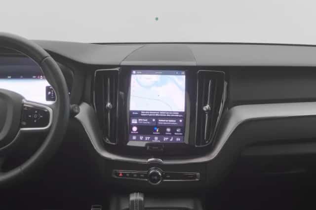 Volvo XC60 (2021) thumbnail 8