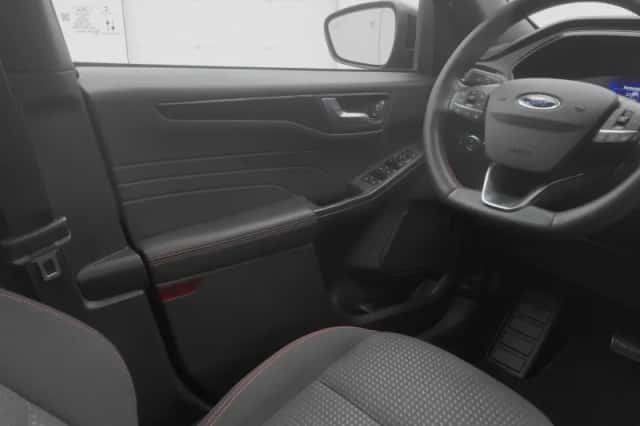 Ford Kuga (2022) thumbnail 11