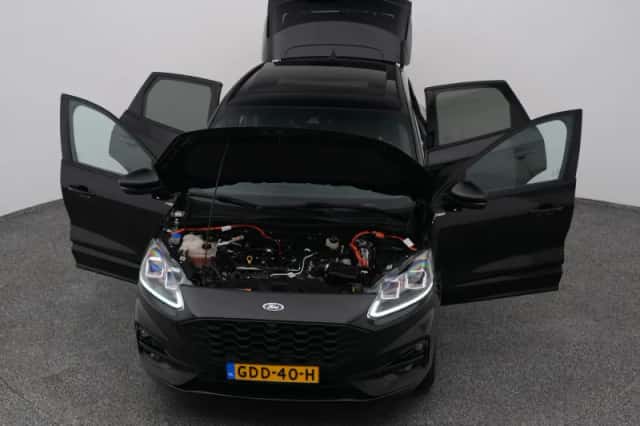 Ford Kuga (2022) thumbnail 27