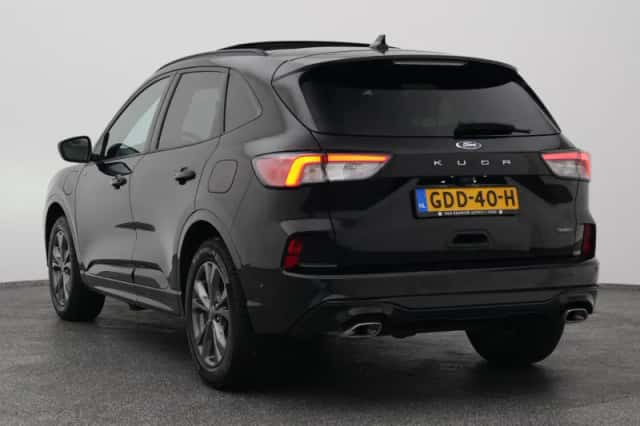 Ford Kuga (2022) thumbnail 5