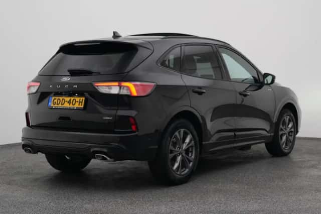 Ford Kuga (2022) thumbnail 6