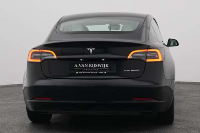 Tesla Model 3 (2023) thumbnail 11