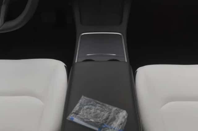 Tesla Model 3 (2023) thumbnail 13