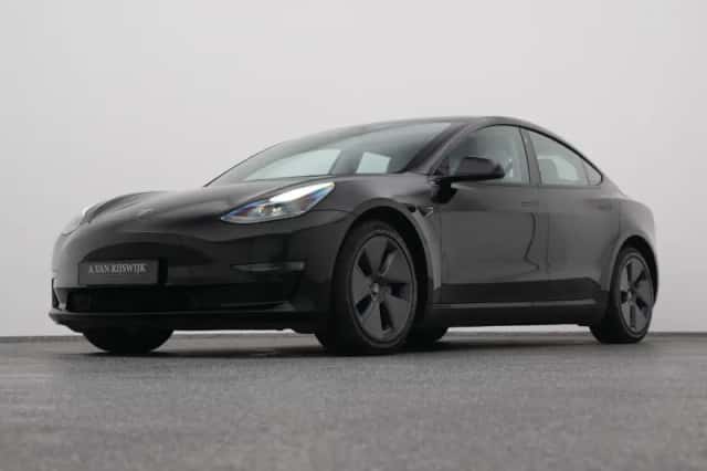 Tesla Model 3 (2023) thumbnail 16