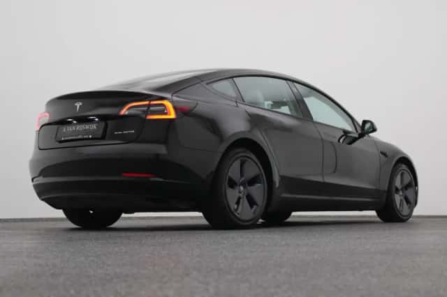 Tesla Model 3 (2023) thumbnail 17