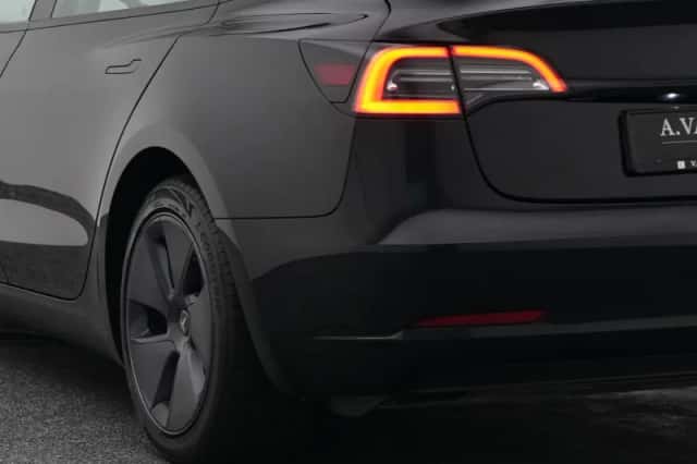 Tesla Model 3 (2023) thumbnail 19