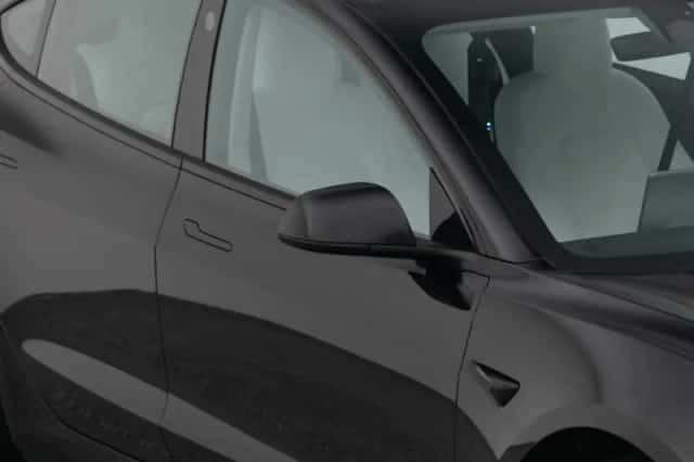 Tesla Model 3 (2023) thumbnail 24