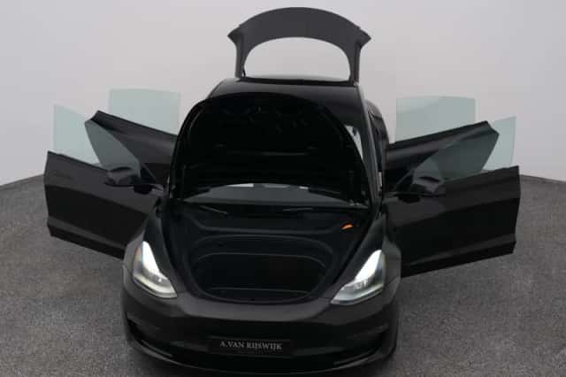 Tesla Model 3 (2023) thumbnail 28