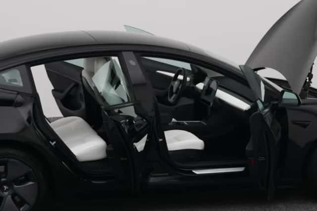 Tesla Model 3 (2023) thumbnail 35