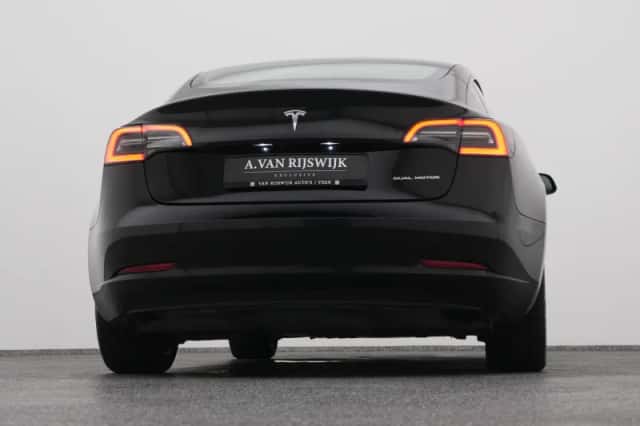 Tesla Model 3 (2023) thumbnail 37