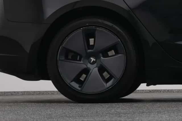 Tesla Model 3 (2023) thumbnail 42