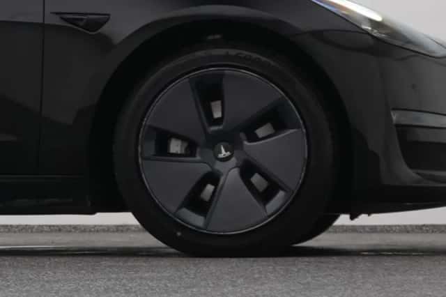 Tesla Model 3 (2023) thumbnail 43
