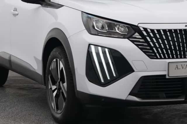 Peugeot 2008 (2023) thumbnail 17