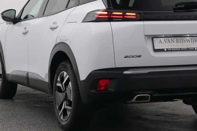 Peugeot 2008 (2023) thumbnail 18