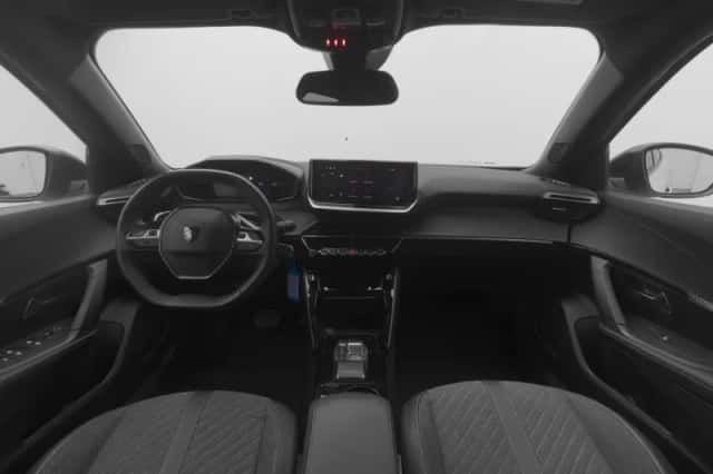 Peugeot 2008 (2023) thumbnail 3