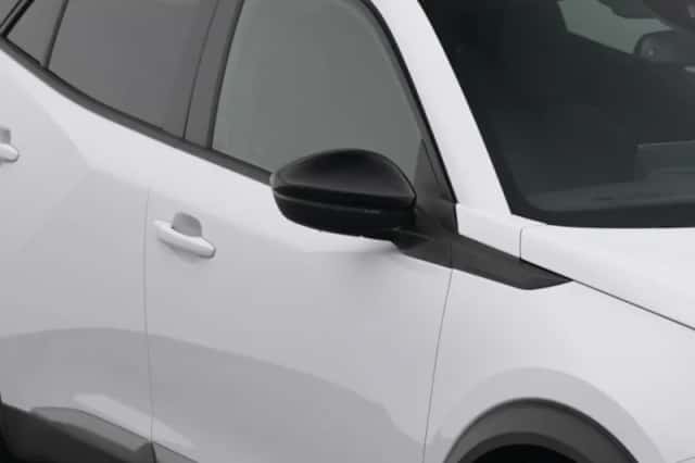 Peugeot 2008 (2023) thumbnail 23