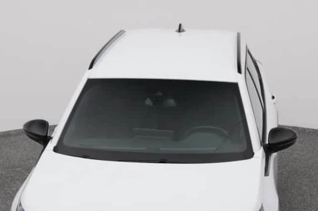Peugeot 2008 (2023) thumbnail 32