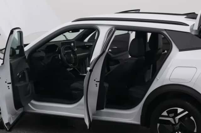 Peugeot 2008 (2023) thumbnail 33