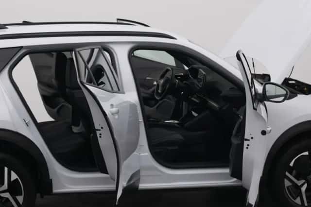 Peugeot 2008 (2023) thumbnail 34