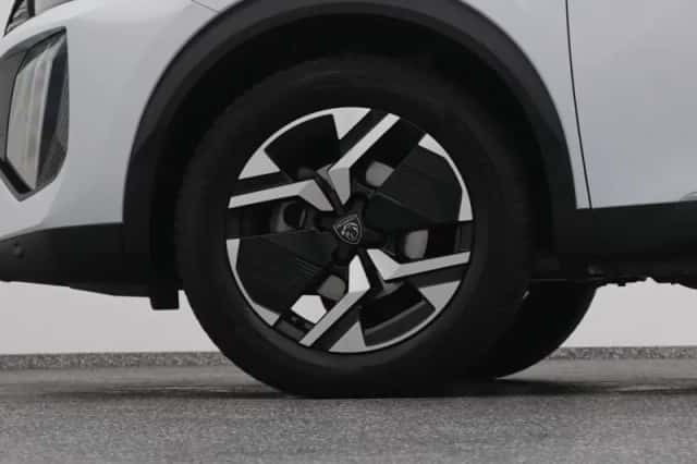 Peugeot 2008 (2023) thumbnail 39