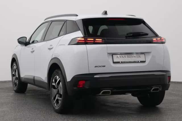 Peugeot 2008 (2023) thumbnail 5