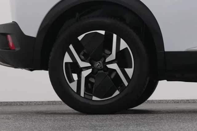 Peugeot 2008 (2023) thumbnail 41