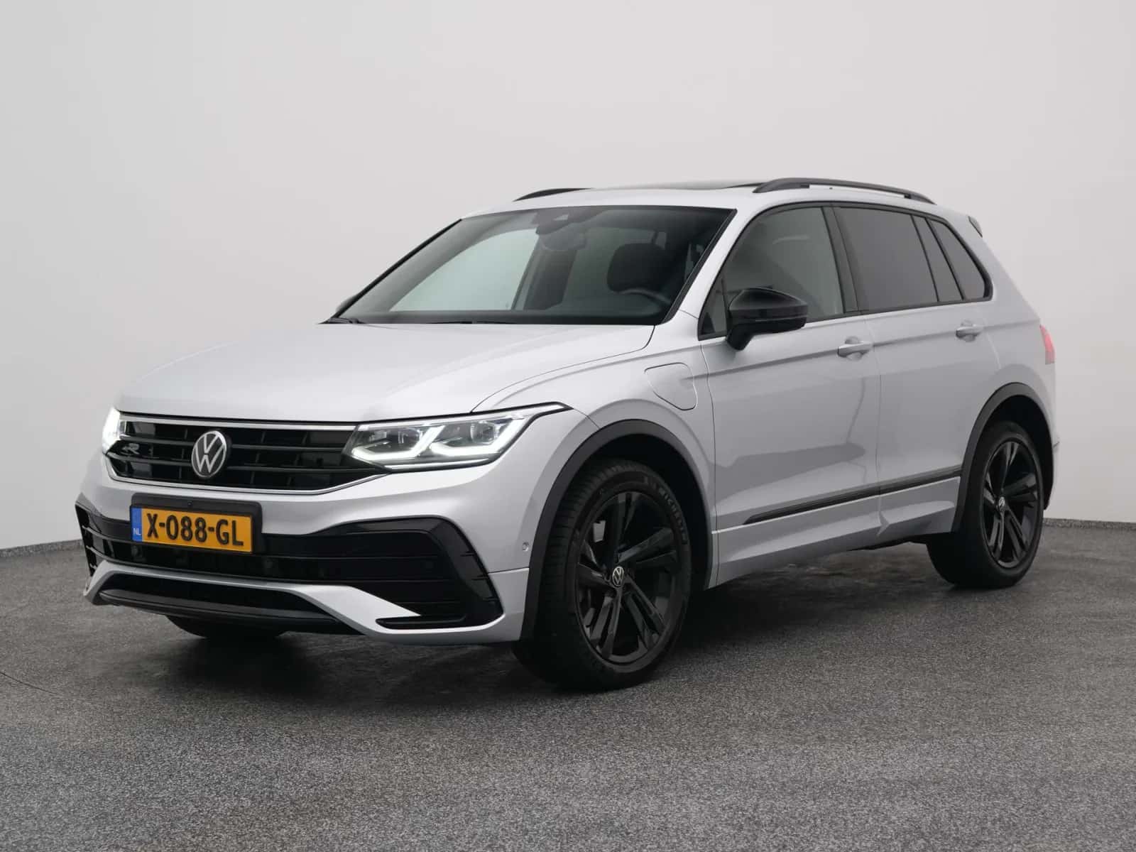 Volkswagen Tiguan (2023) — foto 1