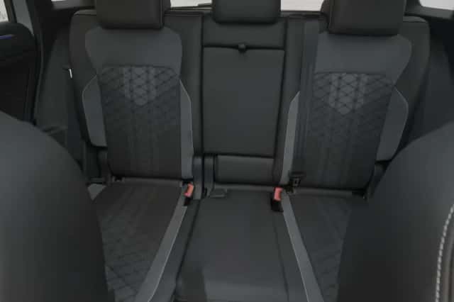 Volkswagen Tiguan (2023) thumbnail 4