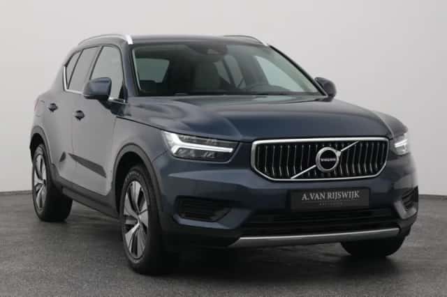 Volvo XC40 (2022) thumbnail 2