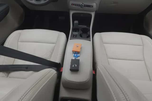 Volvo XC40 (2022) thumbnail 12