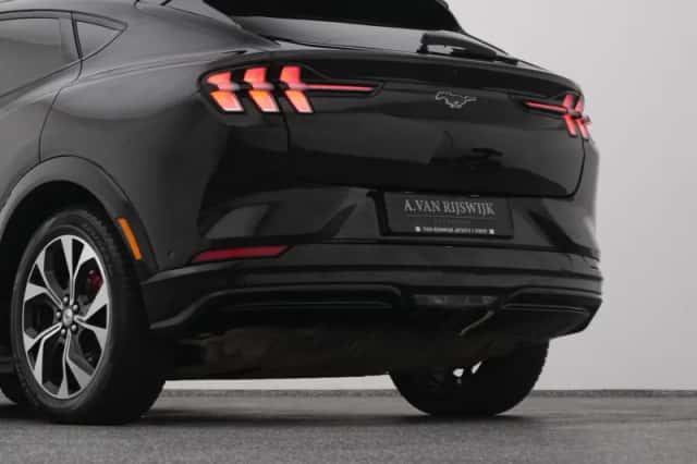 Ford Mustang (2024) thumbnail 23