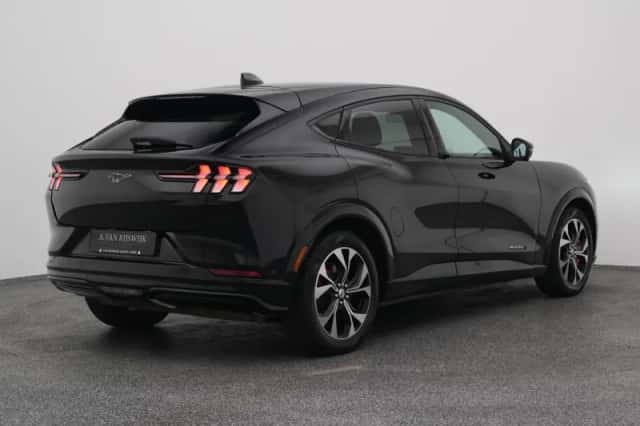 Ford Mustang (2024) thumbnail 7