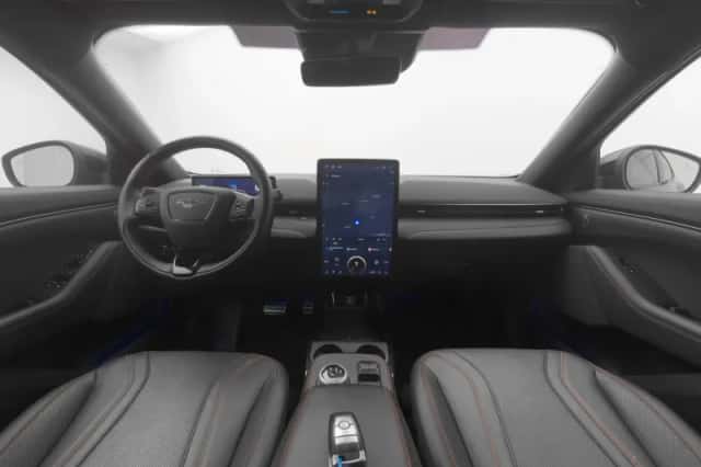 Ford Mustang (2024) thumbnail 3