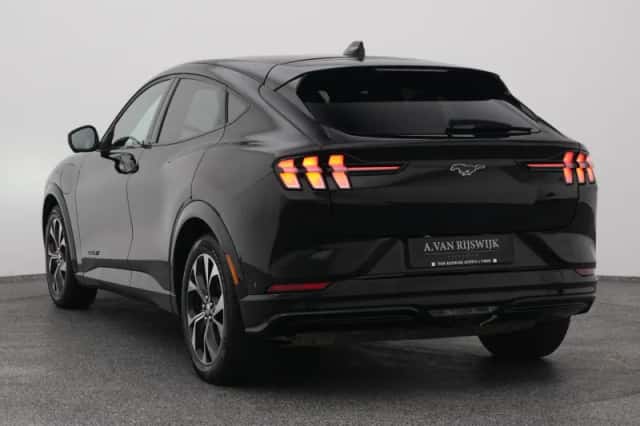 Ford Mustang (2024) thumbnail 6