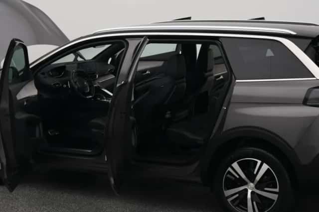 Peugeot 5008 (2021) thumbnail 33