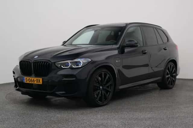 BMW X5 (2023)