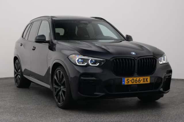 BMW X5 (2023) thumbnail 2