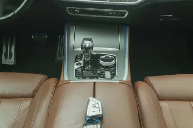 BMW X5 (2023) thumbnail 12