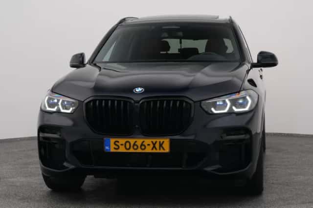 BMW X5 (2023) thumbnail 9