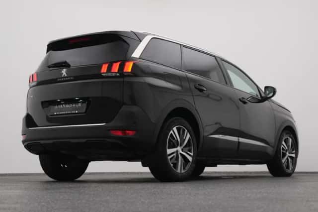 Peugeot 5008 (2023) thumbnail 16