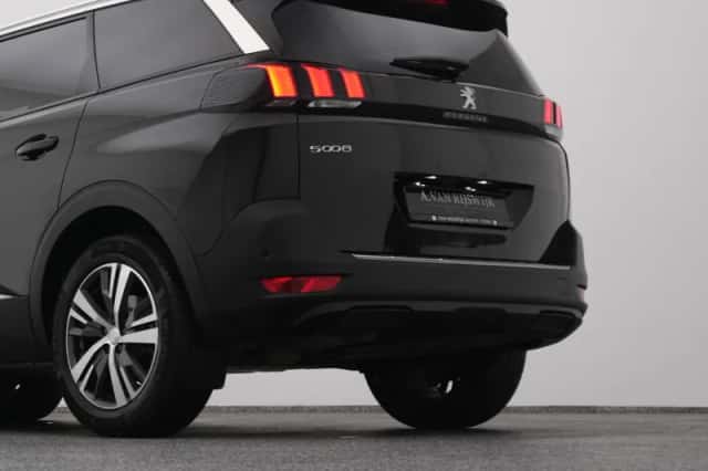 Peugeot 5008 (2023) thumbnail 22