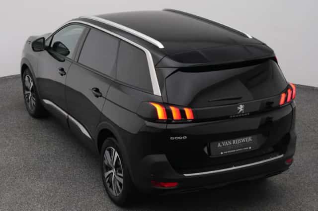 Peugeot 5008 (2023) thumbnail 25