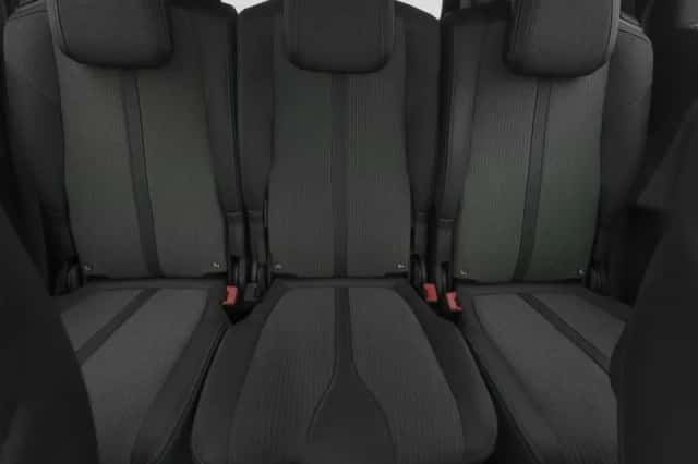Peugeot 5008 (2023) thumbnail 4