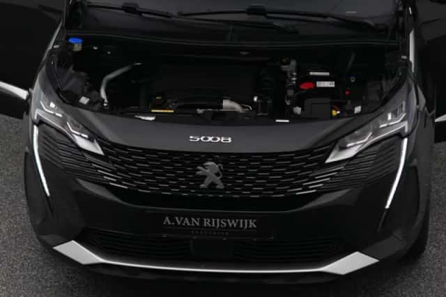 Peugeot 5008 (2023) thumbnail 31