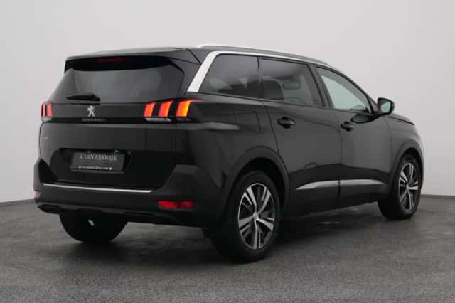Peugeot 5008 (2023) thumbnail 6