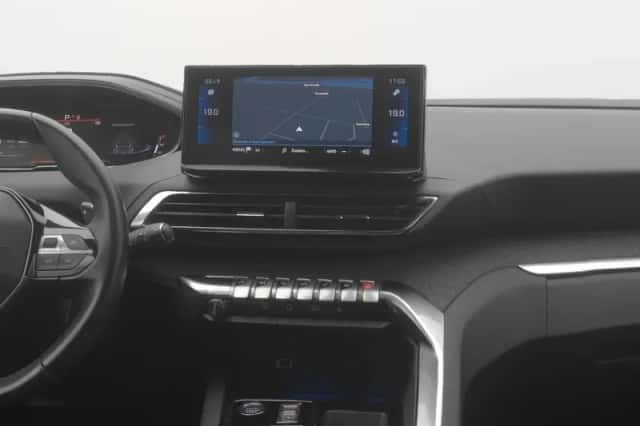 Peugeot 5008 (2023) thumbnail 8