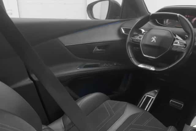 Peugeot 3008 (2021) thumbnail 11