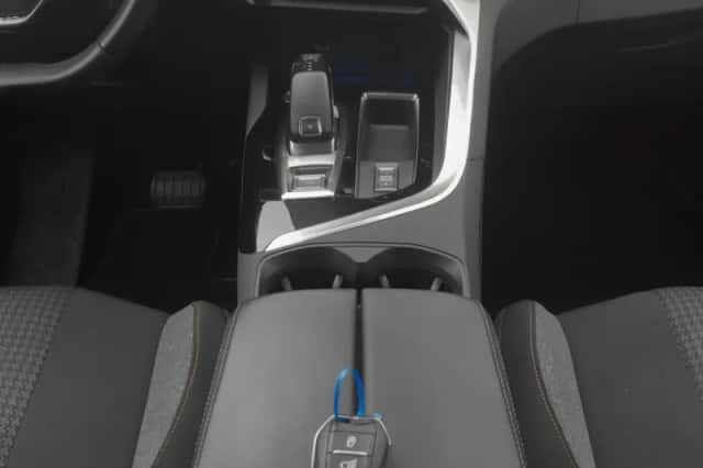 Peugeot 5008 (2022) thumbnail 12