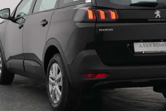 Peugeot 5008 (2022) thumbnail 18